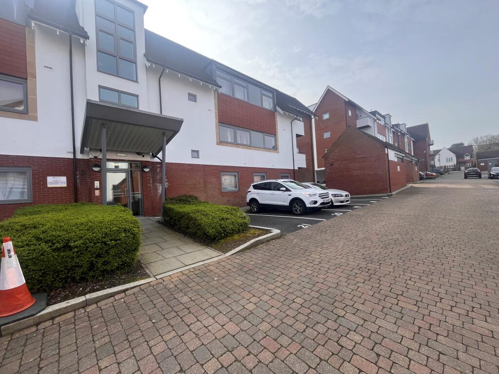 Main image of property: Middlepark Drive, Northfield, BIRMINGHAM