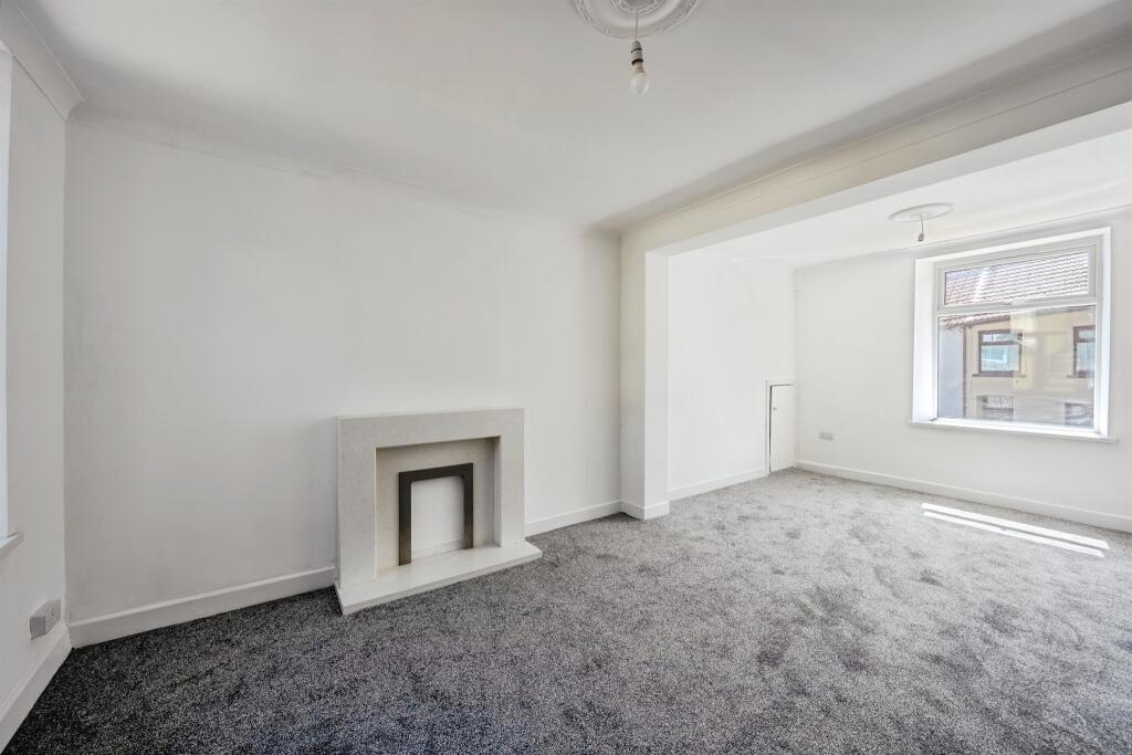 Charles Street, Tonypandy - View 4