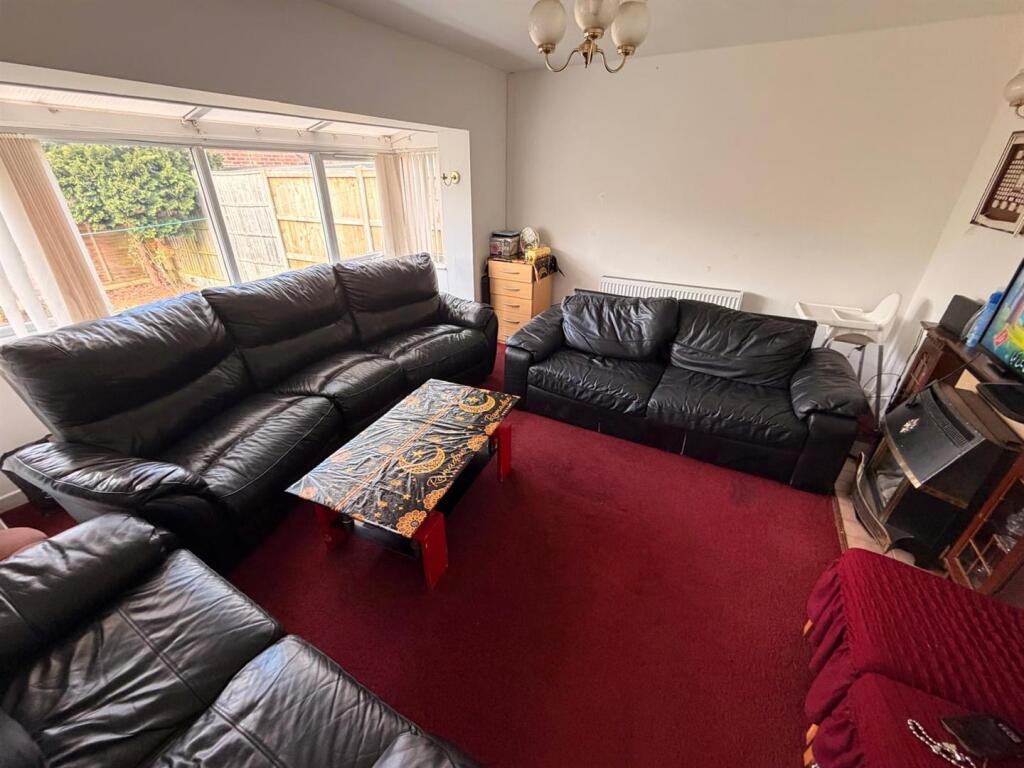 Main image of property: Salisbury Crescent, Ashton-Under-Lyne