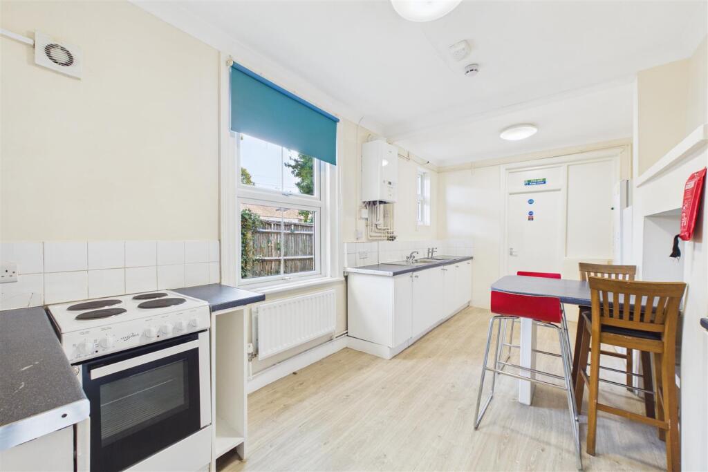 House in Chichester - View 4