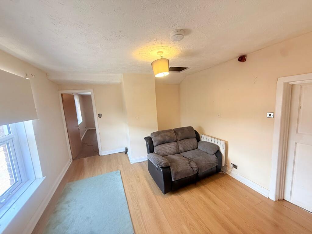 Apartment in Taunton, Firepool - View 5