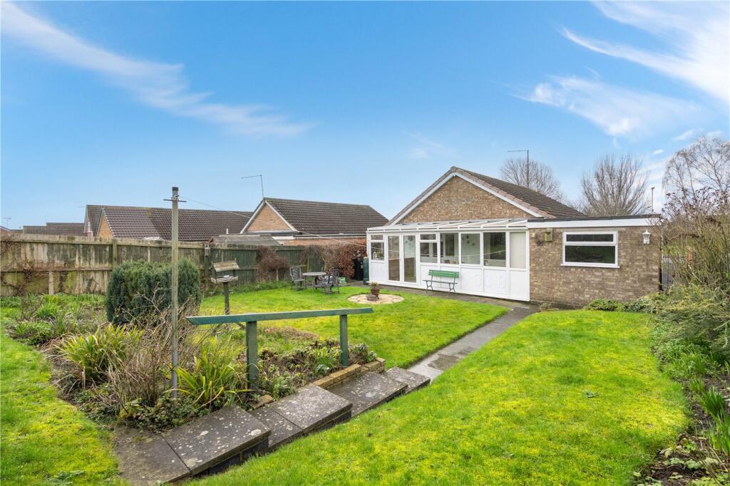 Oak Crescent, Bourne, Lincolnshire, PE10 photo 3