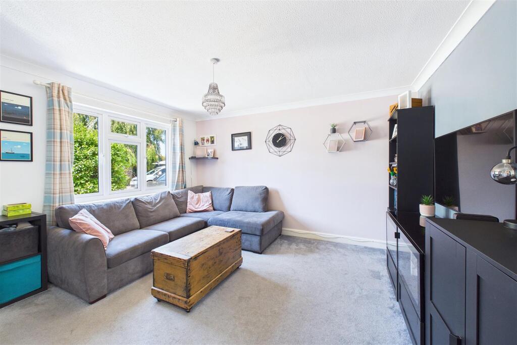 House in Clevedon, West End - More