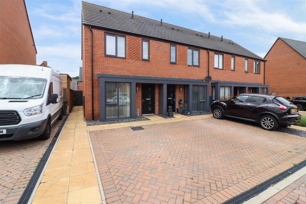2-bed terraced on Hornbeam Lane, Wingerworth, Chesterfield, £205,000