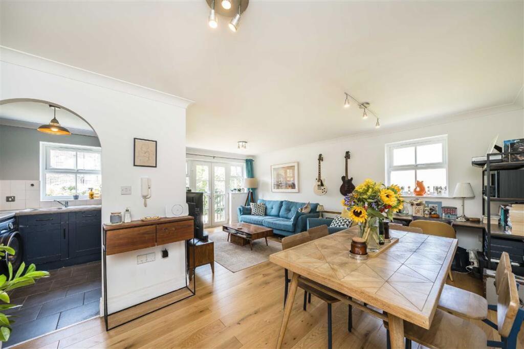 Main image of property: Belvedere Place, Brixton