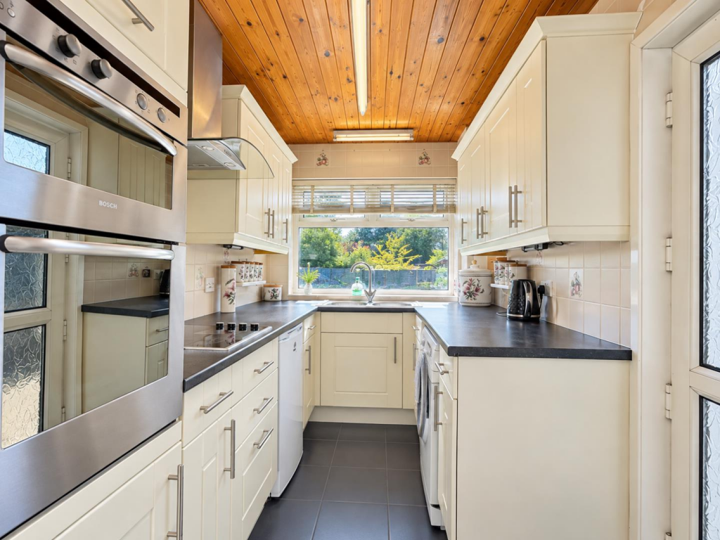 House in Tonbridge - More