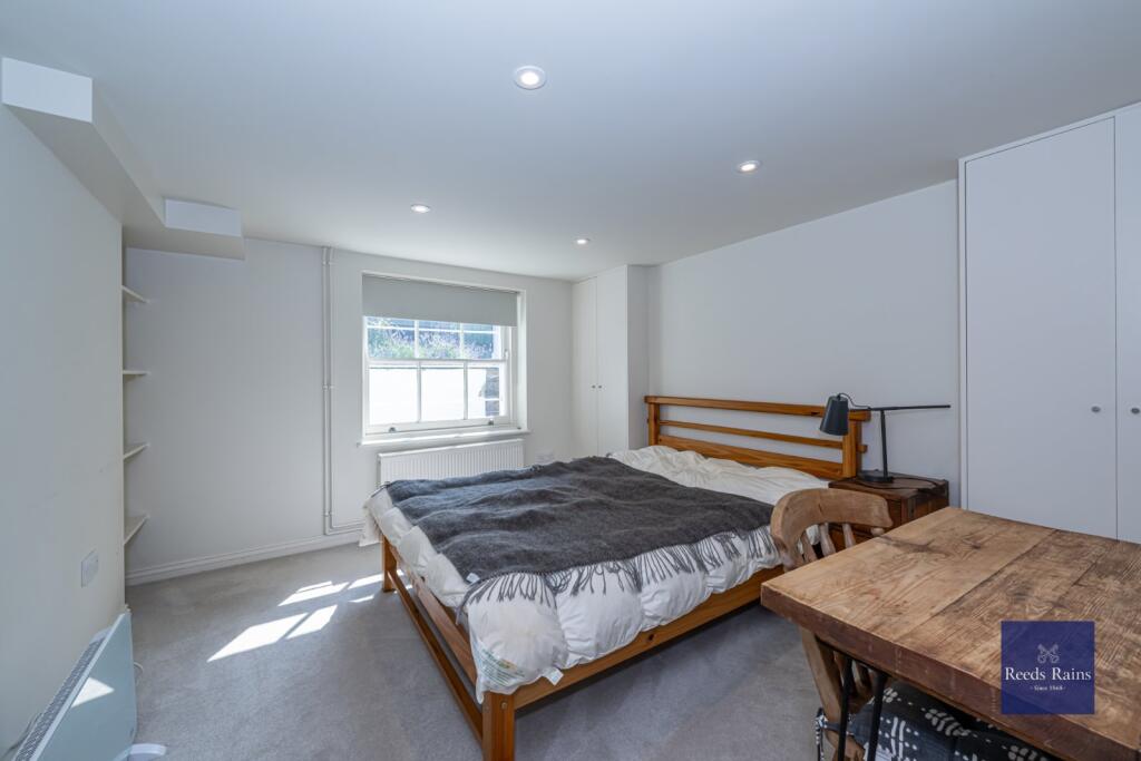 House in London - View 3