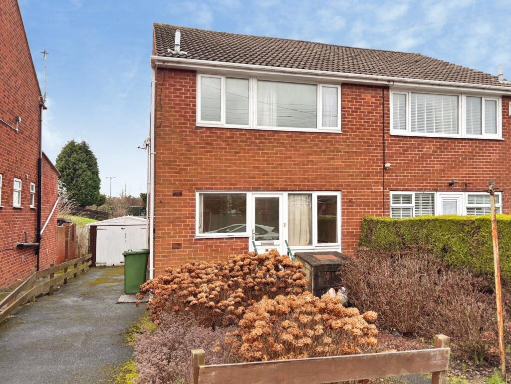 Main image of property: Moor Grove, Stanley, Wakefield, West Yorkshire, WF3