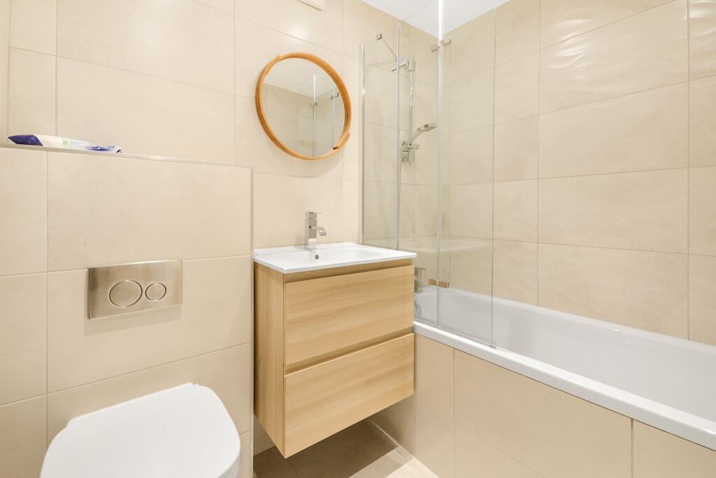 Apartment in London - View 2