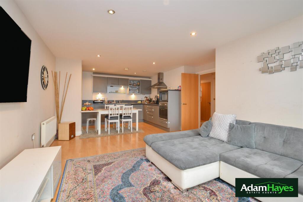 Main image of property: Kingsway, North Finchley, N12