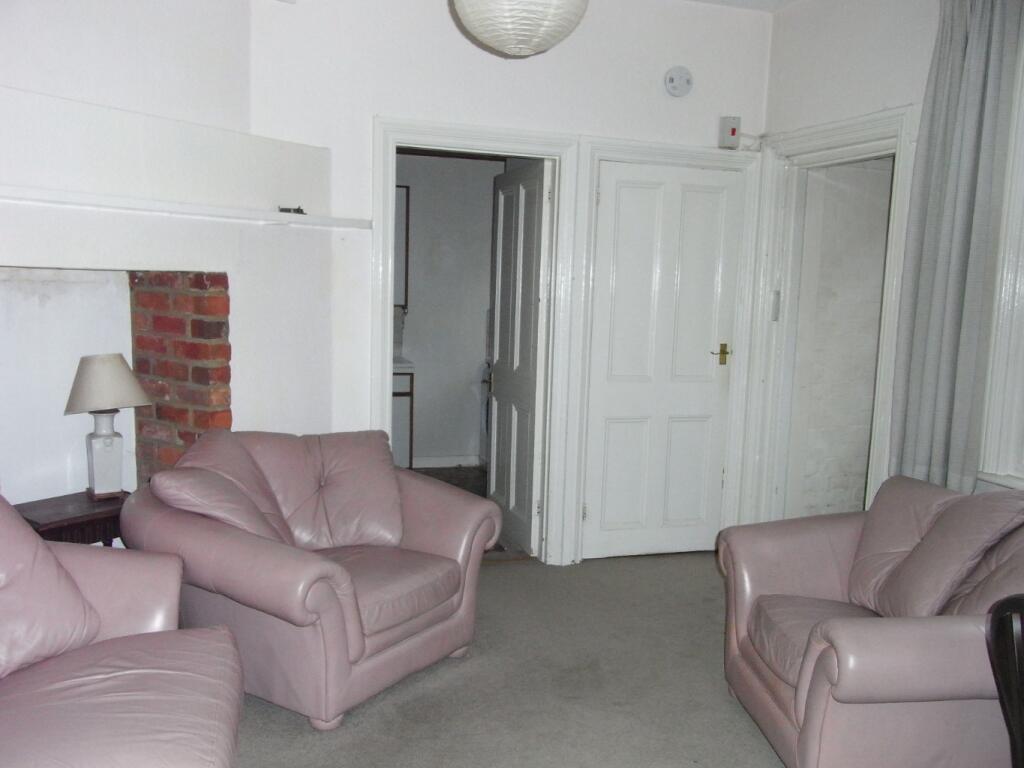 Apartment in Reading - View 3