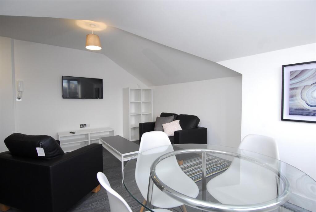 Apartment in Plymouth - View 4