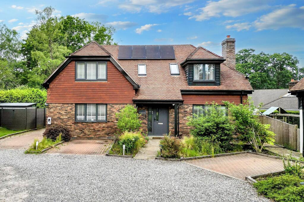 Main image of property: Chequer Close, Ifold, Loxwood, RH14 0FZ