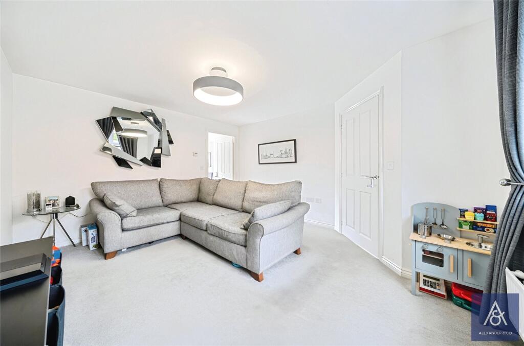 House in Brackley, West Northamptonshire - More