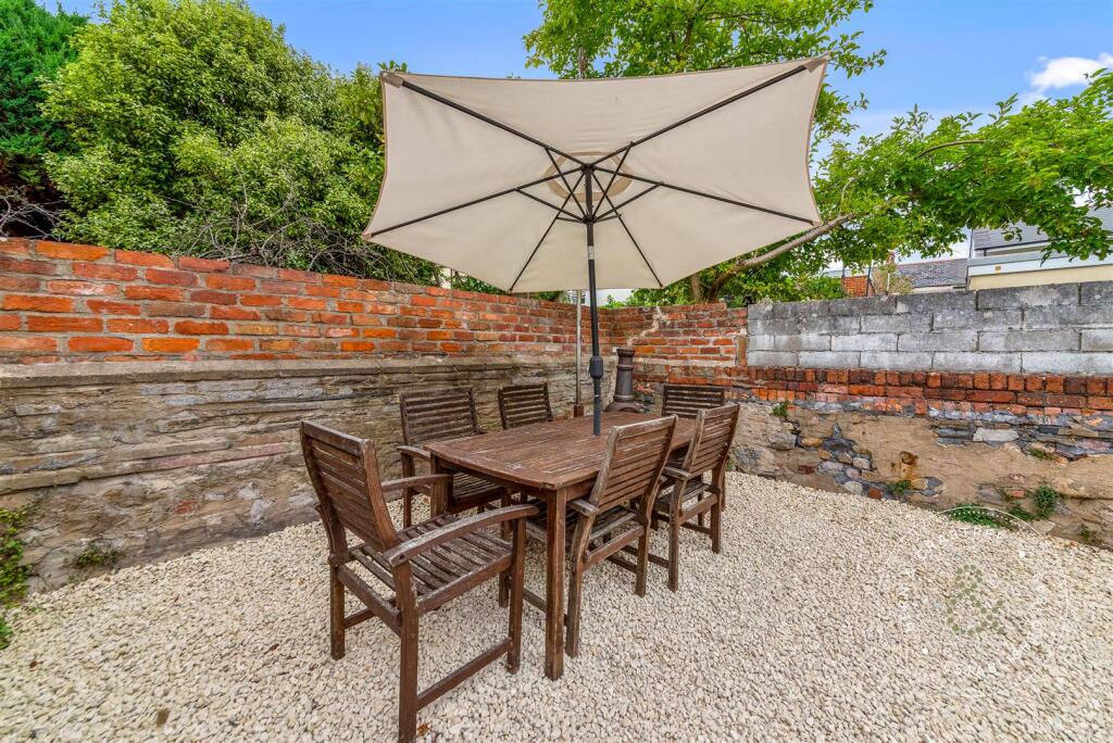 House in Cardiff, Grangetown - View 5