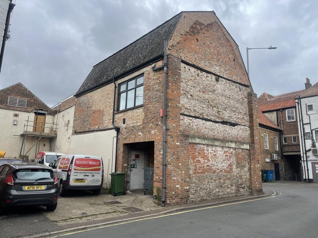 Main image of property: 6 White Lion Court, King's Lynn, Norfolk, PE30 1QP