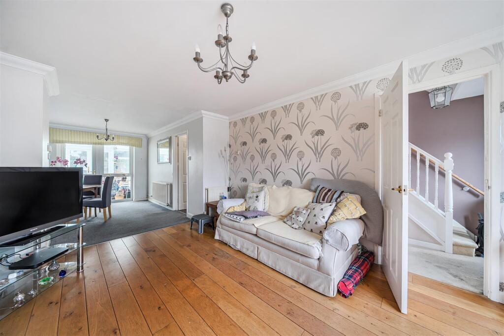 Benning Way, Wokingham, Berkshire RG40 1XX photo 4
