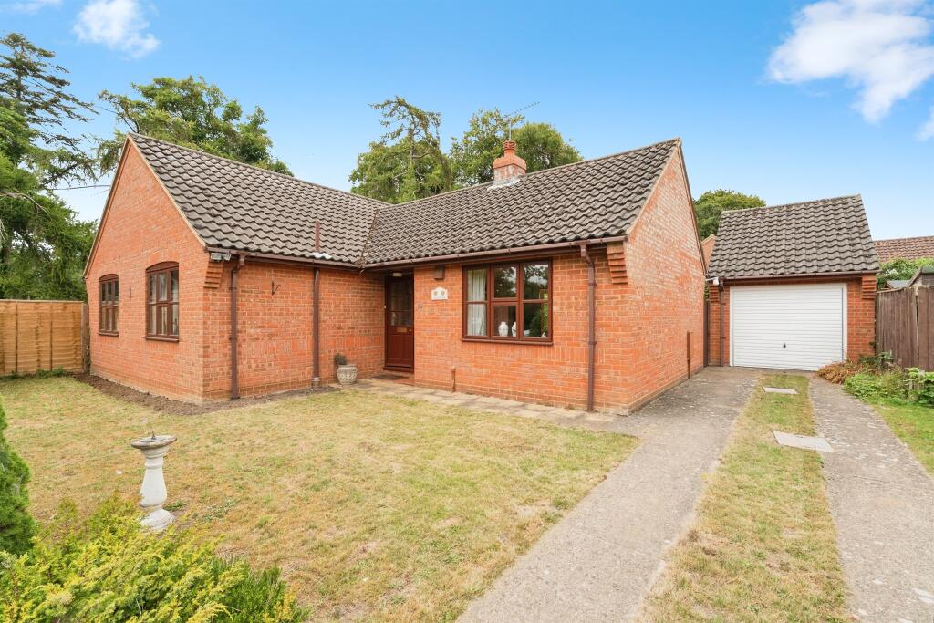3-bed bungalow on Rowan Way, Holt, £390,000