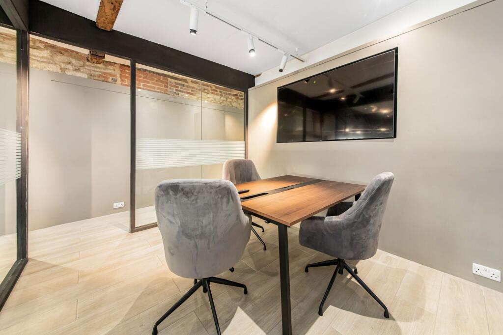 Main image of property: 43 Oxford Street, Woodstock, OX20