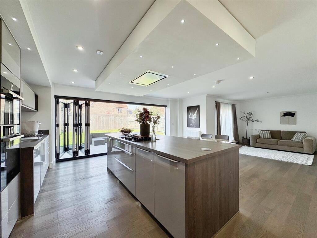 House in Retford, Hallcroft - View 4