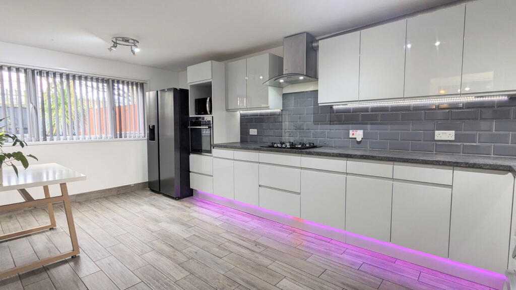 House in West Lancashire, Skelmersdale - View 3
