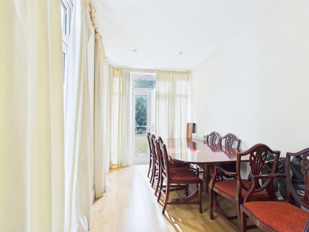 House in Watford - View 5