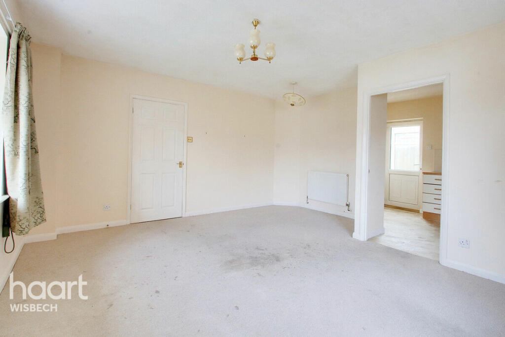 Petts Close, Wisbech photo 2