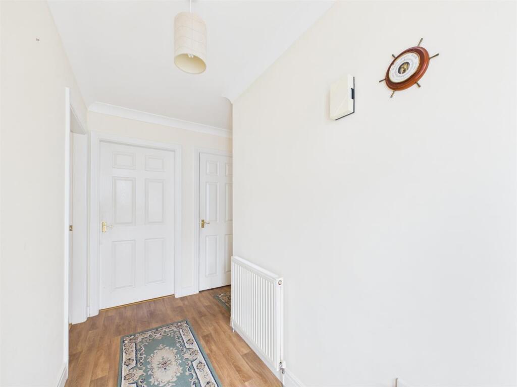 House in Lincoln - View 2