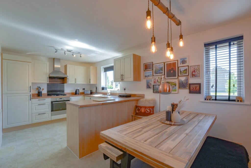 House in Melksham, George Ward Gardens - View 2