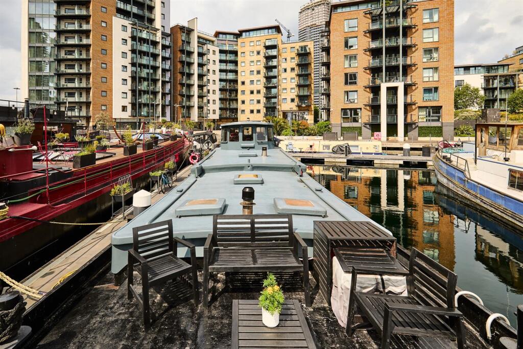 Canary Wharf, London, E14 photo 3