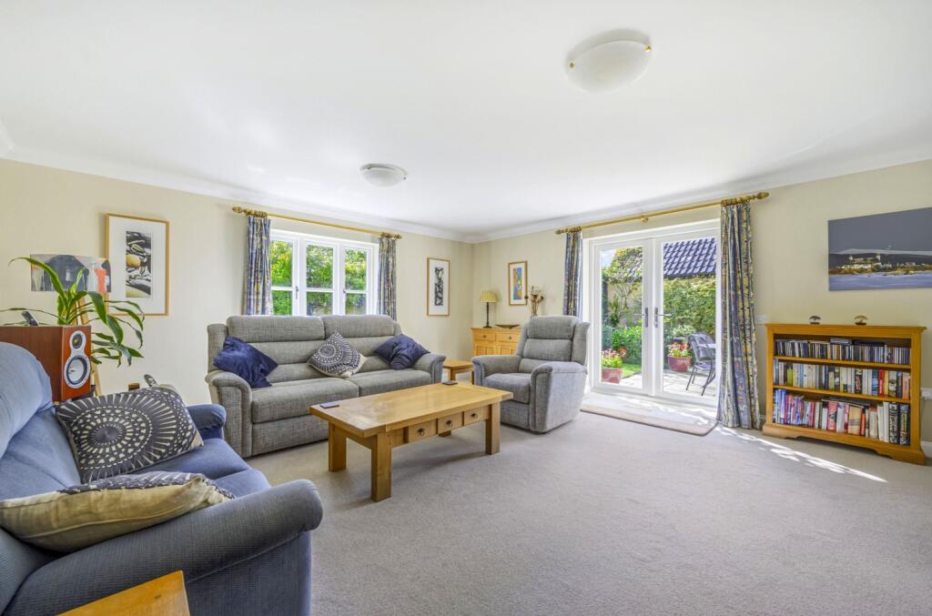 House in Gloucester - View 3