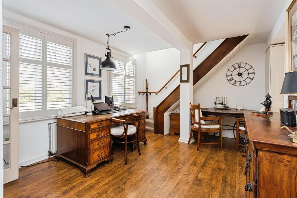 House in Haywards Heath, Cuckfield - View 4