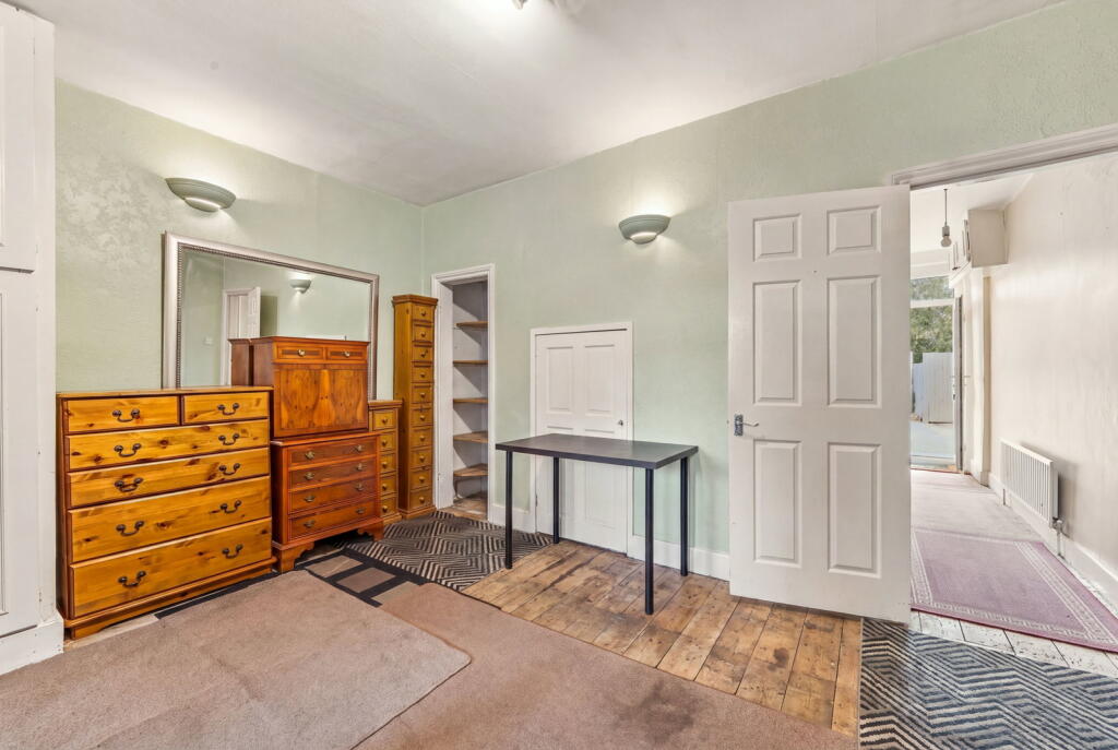 House in Twickenham - View 3