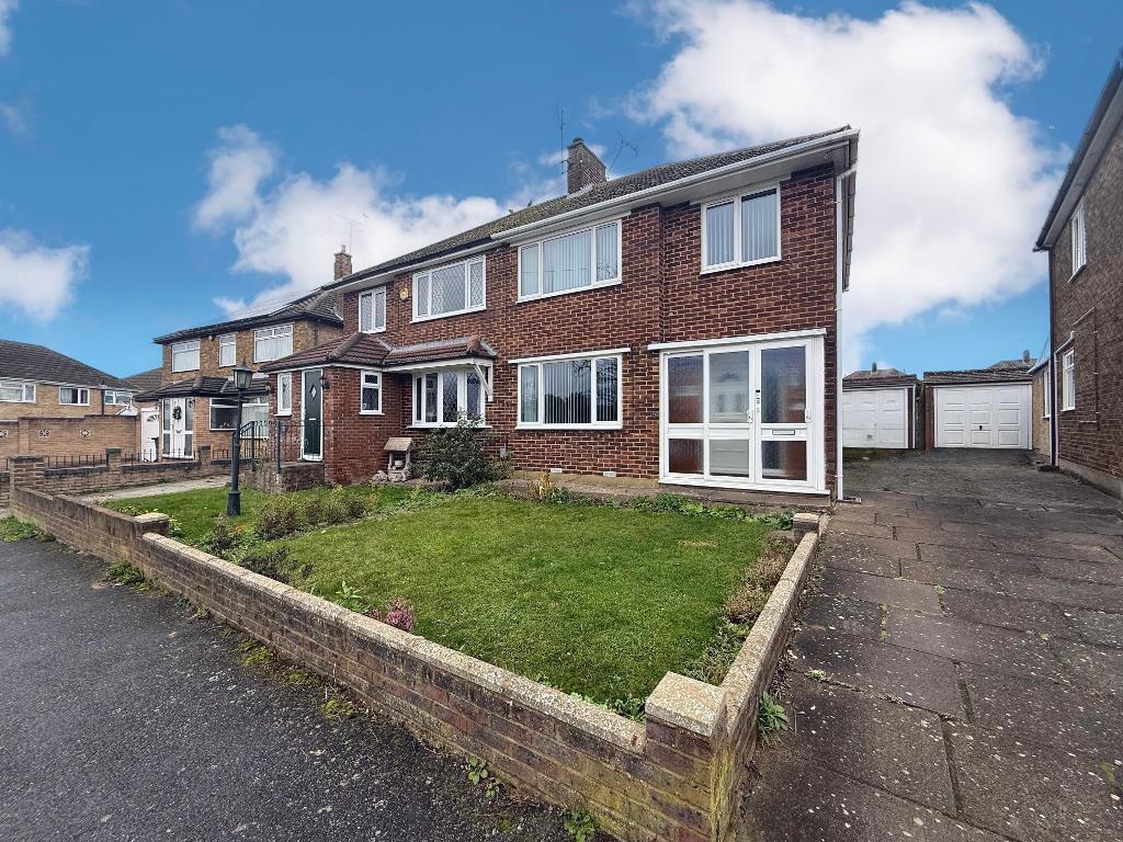 Main image of property: Alpine Way, Sundon Park, Luton, Bedfordshire, LU3 3HF