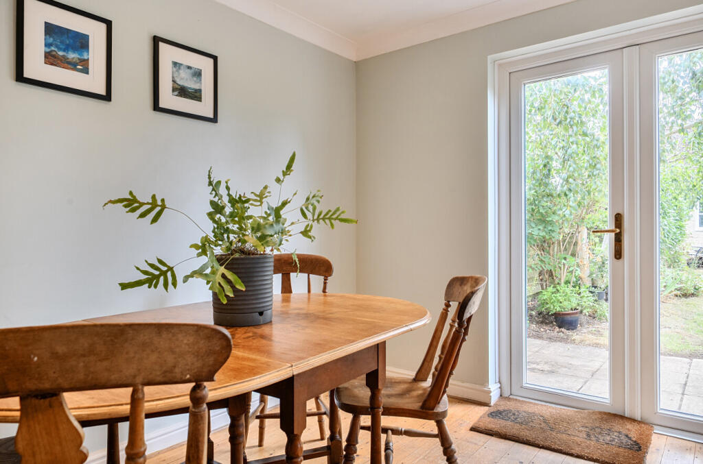 House in Gloucester - View 5