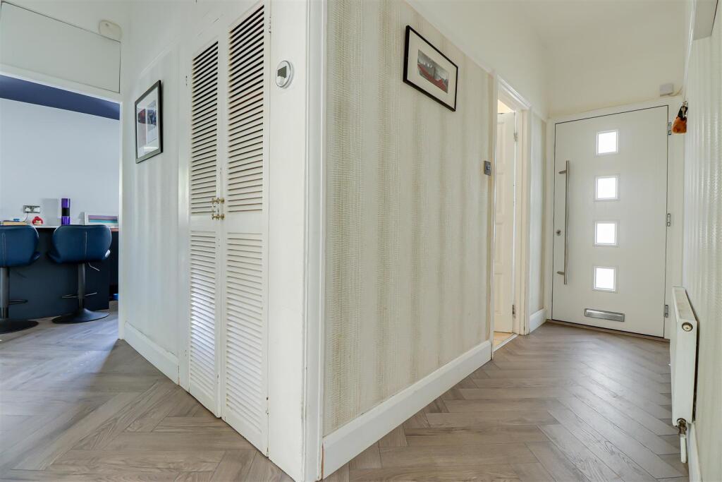 House in Southend-on-Sea - View 4