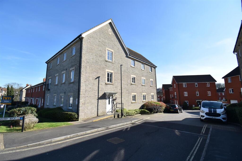 Main image of property: Top Floor Modern Apartment, Snowberry Walk, St George