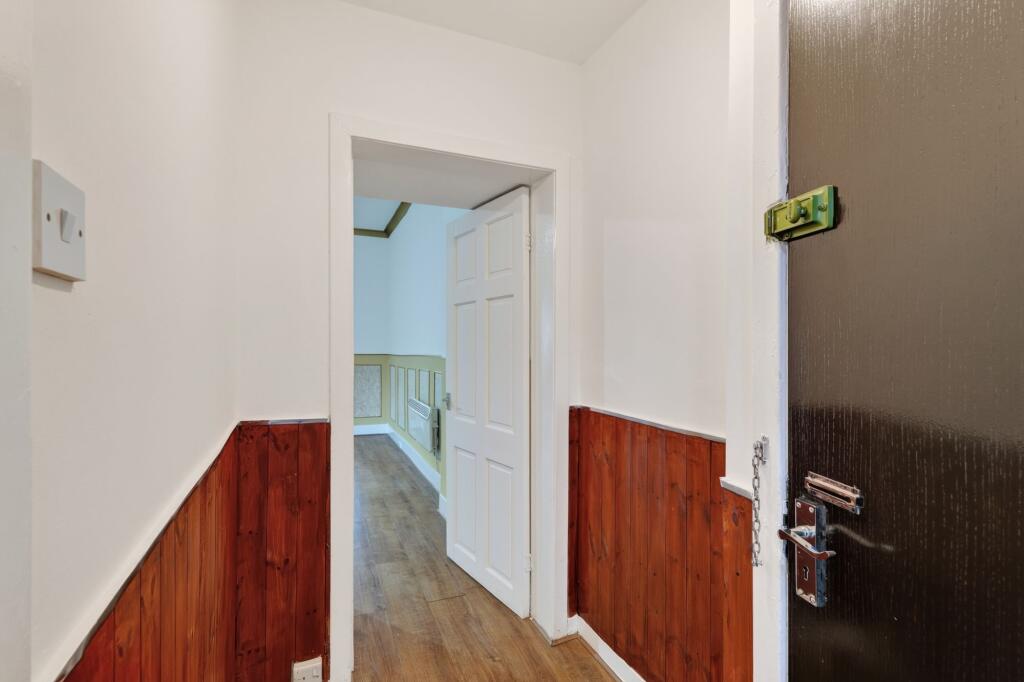 Main Street, Wishaw, ML2 - More