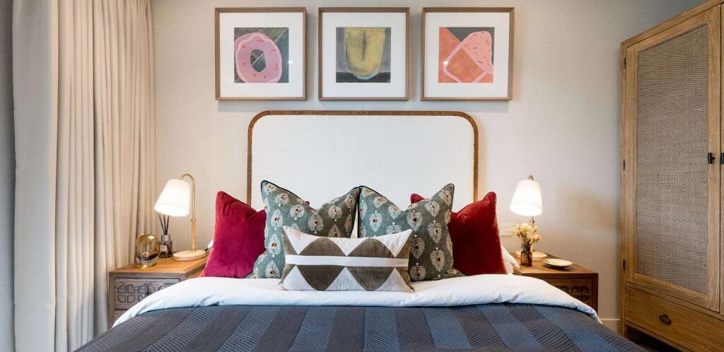 Main image of property: England E3 4BH London, GBR