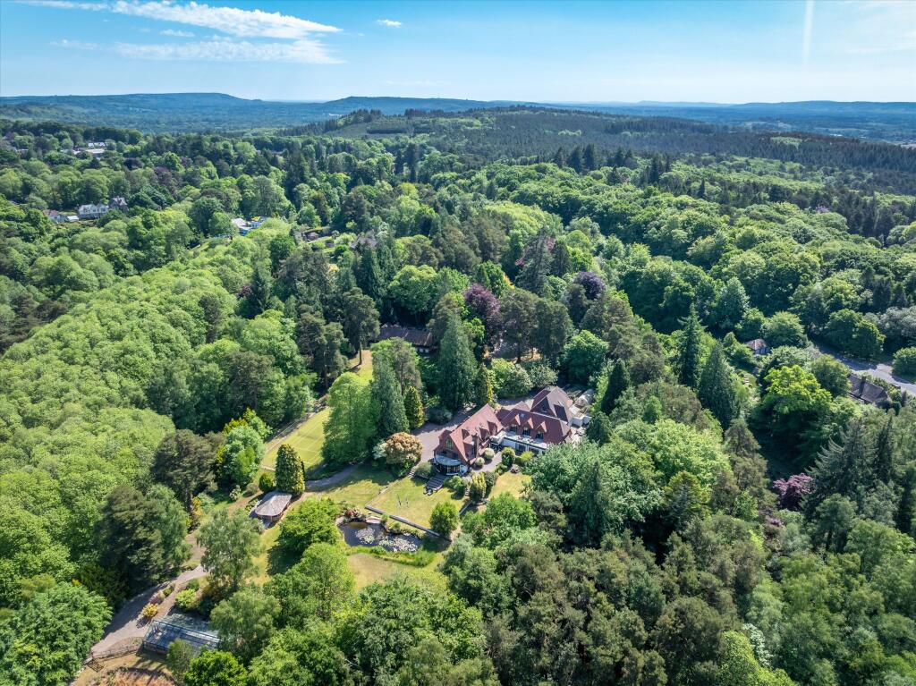 Main image of property: London Road, Petersfield, Hampshire, GU31
