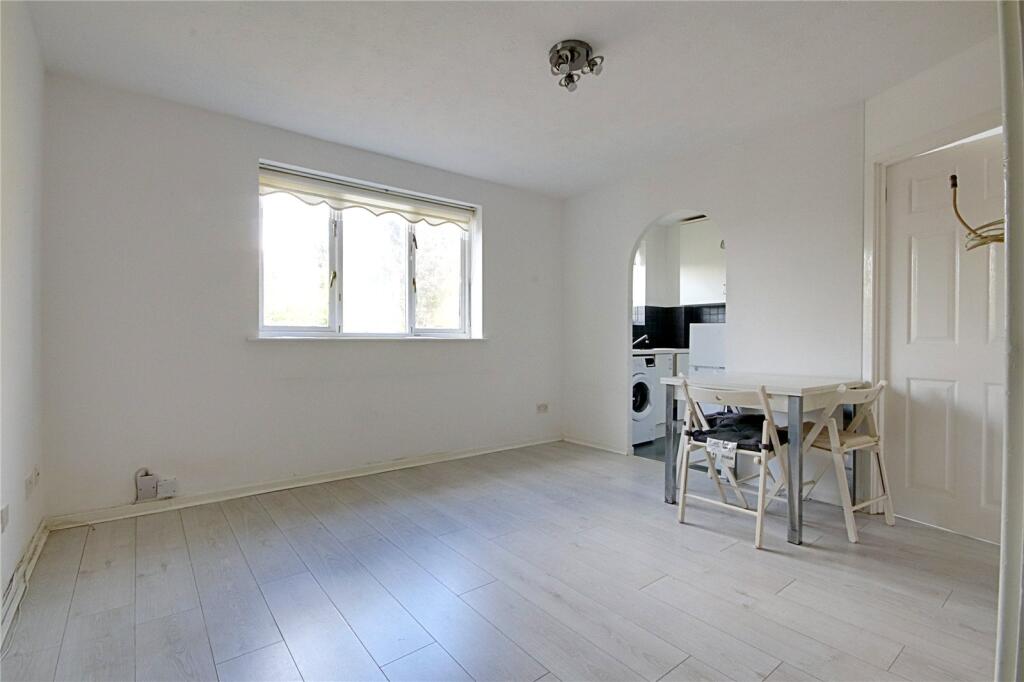 Apartment in London, Enfield Lock - View 5