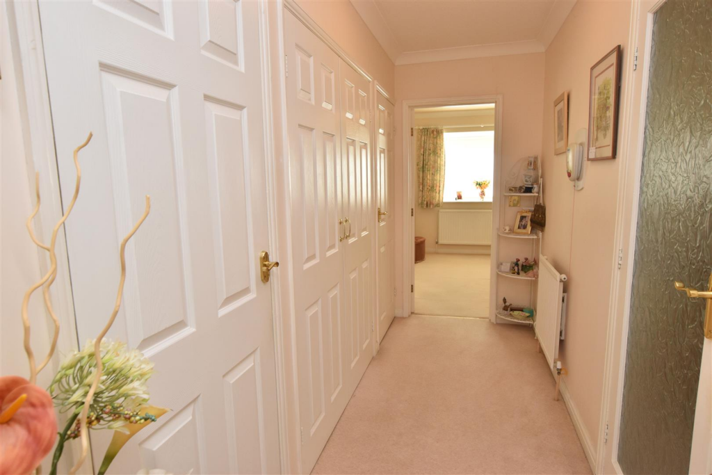Apartment in Grimsby, Scartho - View 5