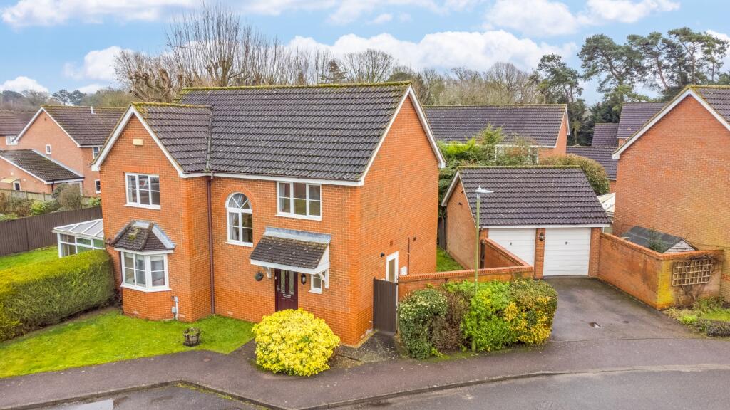 Main image of property: Oaktree Close, Letchworth Garden City