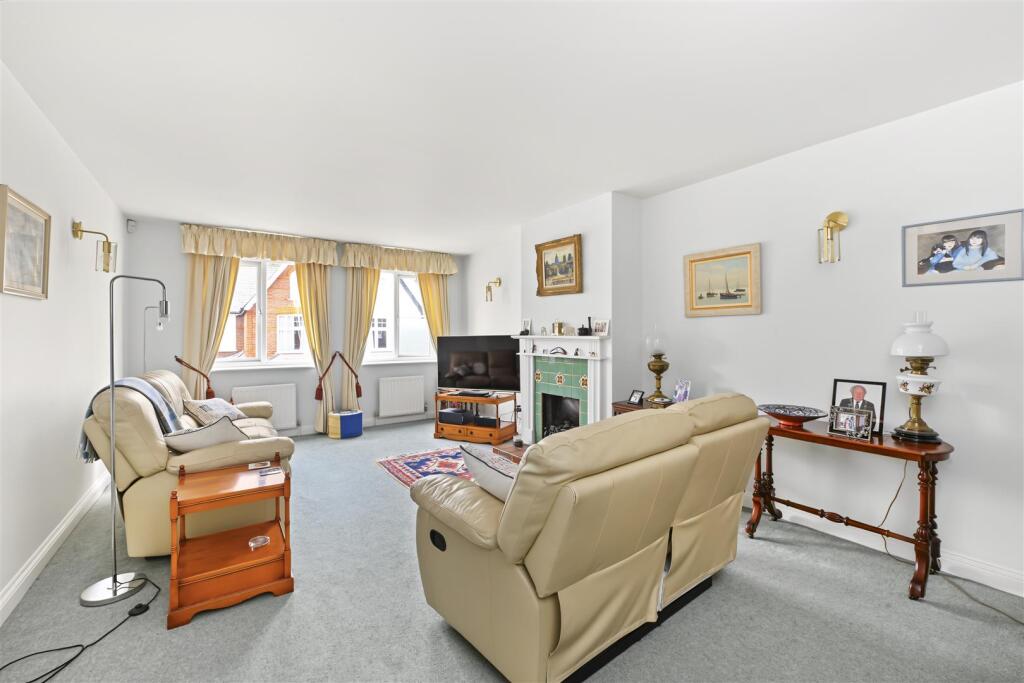 House in Harpenden, Southdown - View 4