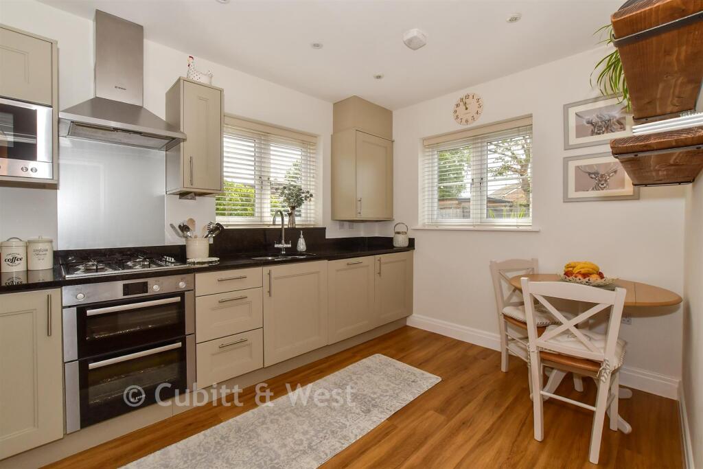 House in Burgess Hill, World's End - View 4