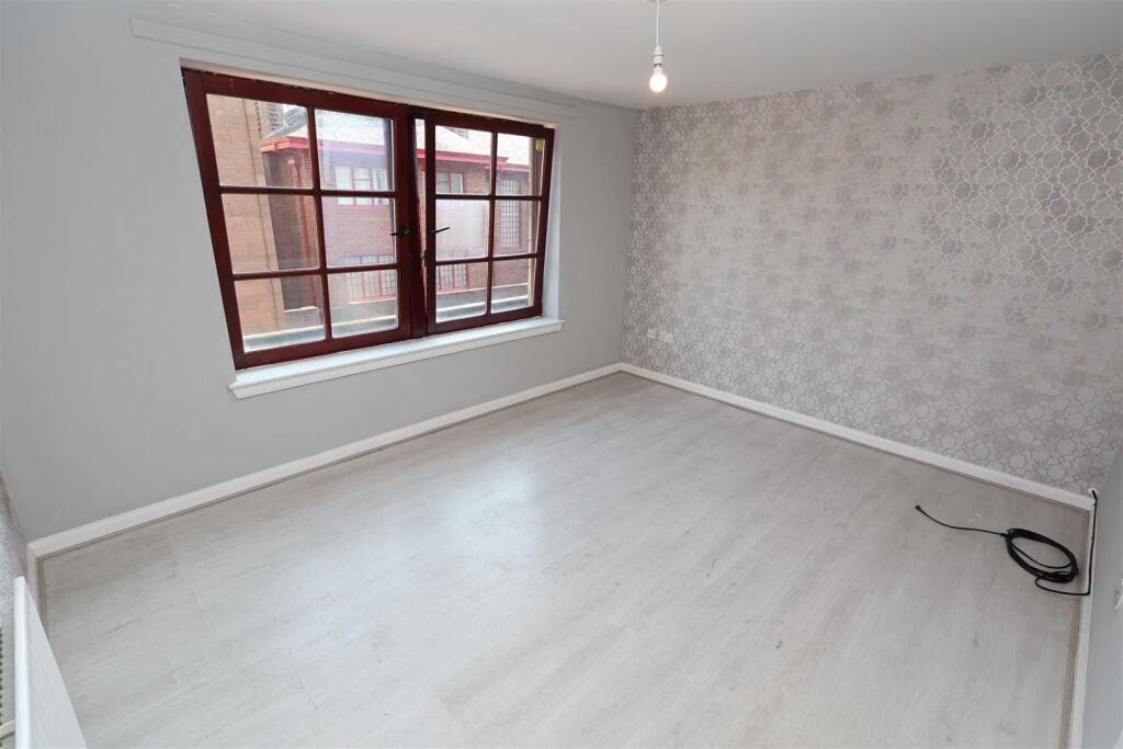 Apartment in Paisley, Inverclyde - View 2