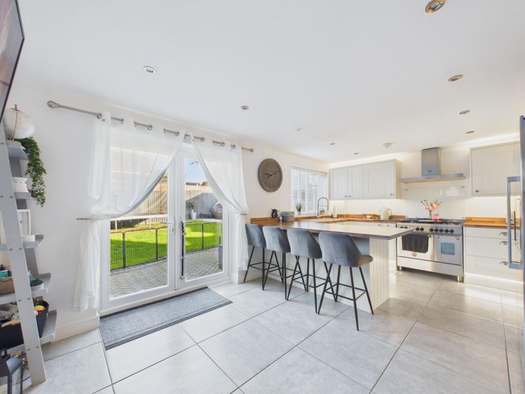 House in Cardiff, Rhoose - View 2