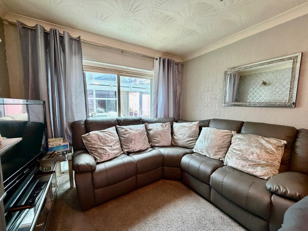 House in Newport - More