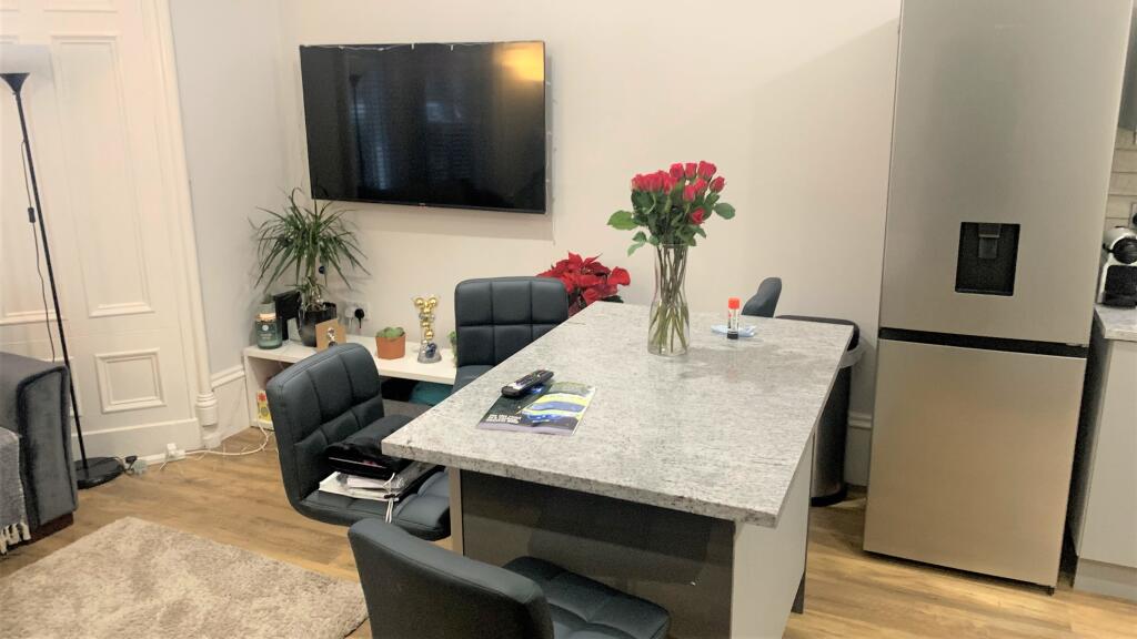 3 bedroom flat for rent