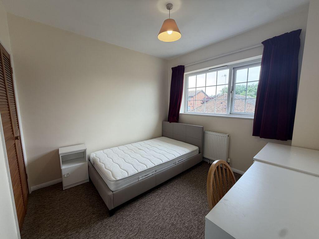 Ivy Crescent, Bognor Regis - View 6